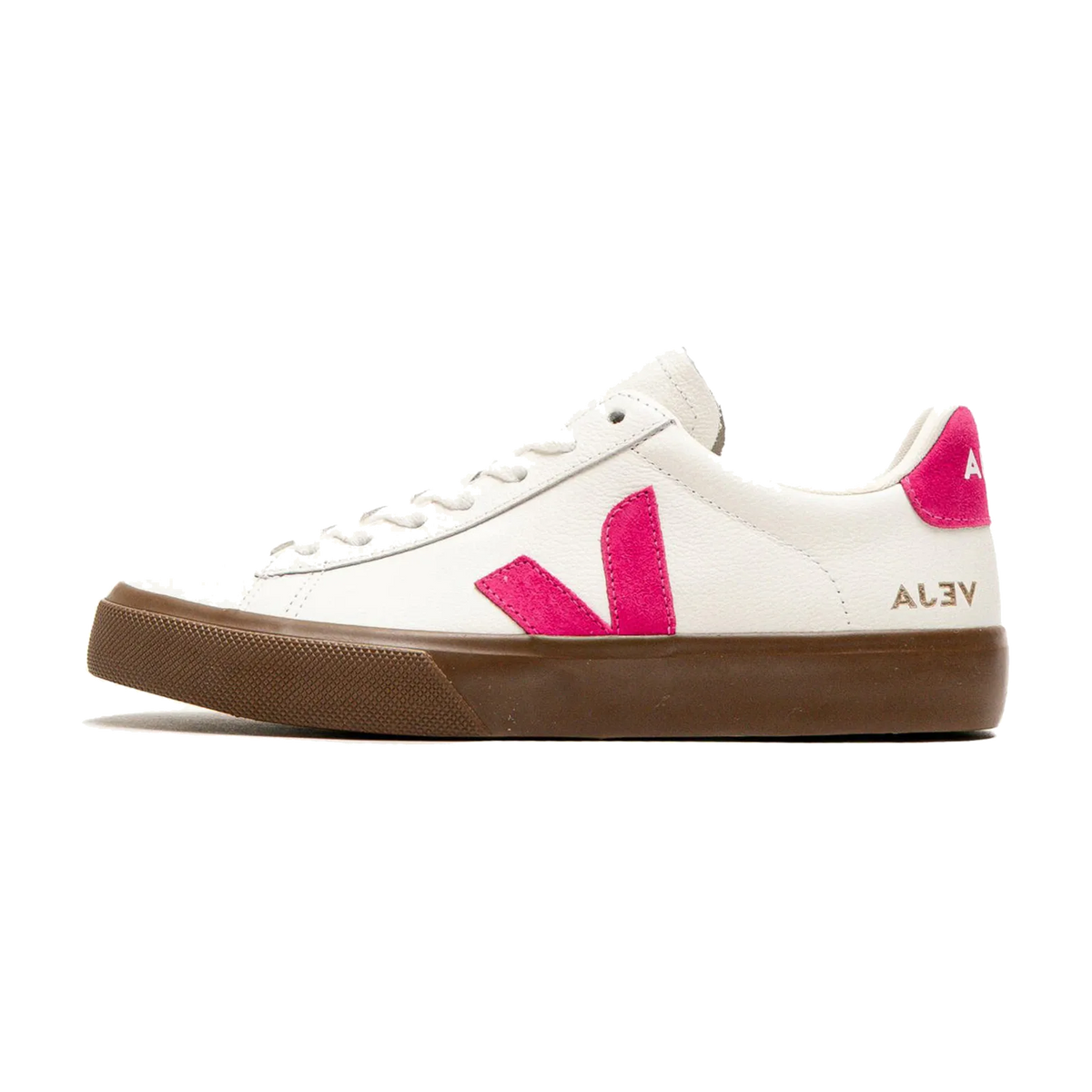 Veja Campo Leather White Pink Bark, zijaanzicht met wit leer, roze V-logo en bruine rubberen zool