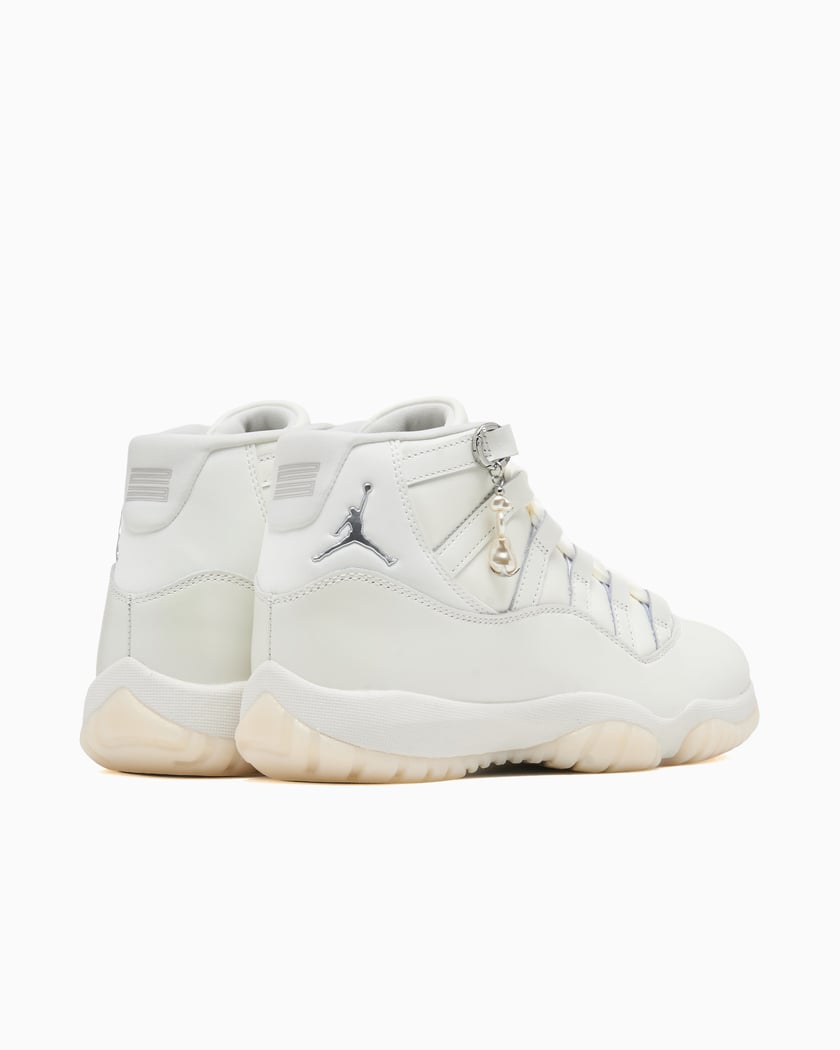 Jordan 11 Retro Pearl
