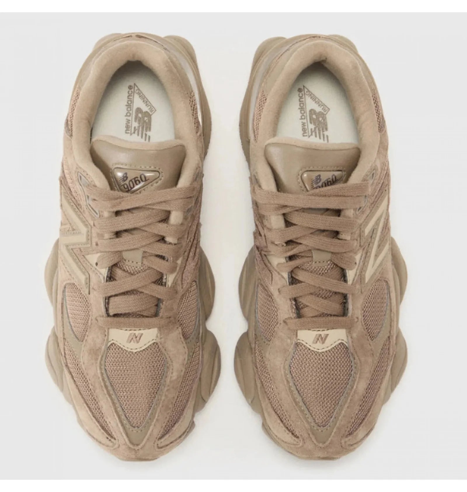 New Balance 9060
Chestnut

