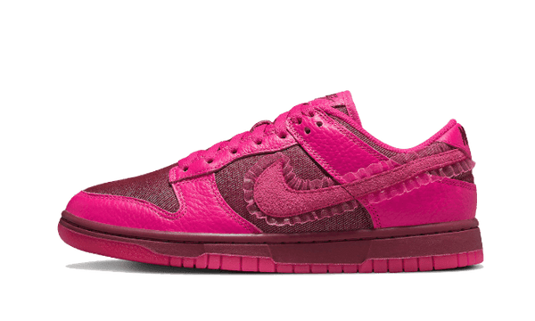 Dunk Low Valentines Day (2022) - DQ9324-600