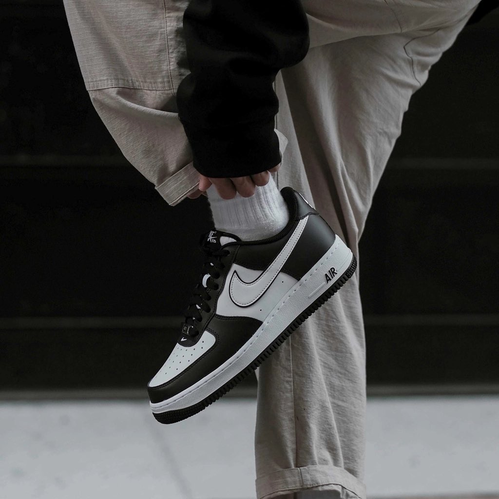 Nike Air Force 1 Low '07 White Swoosh Panda