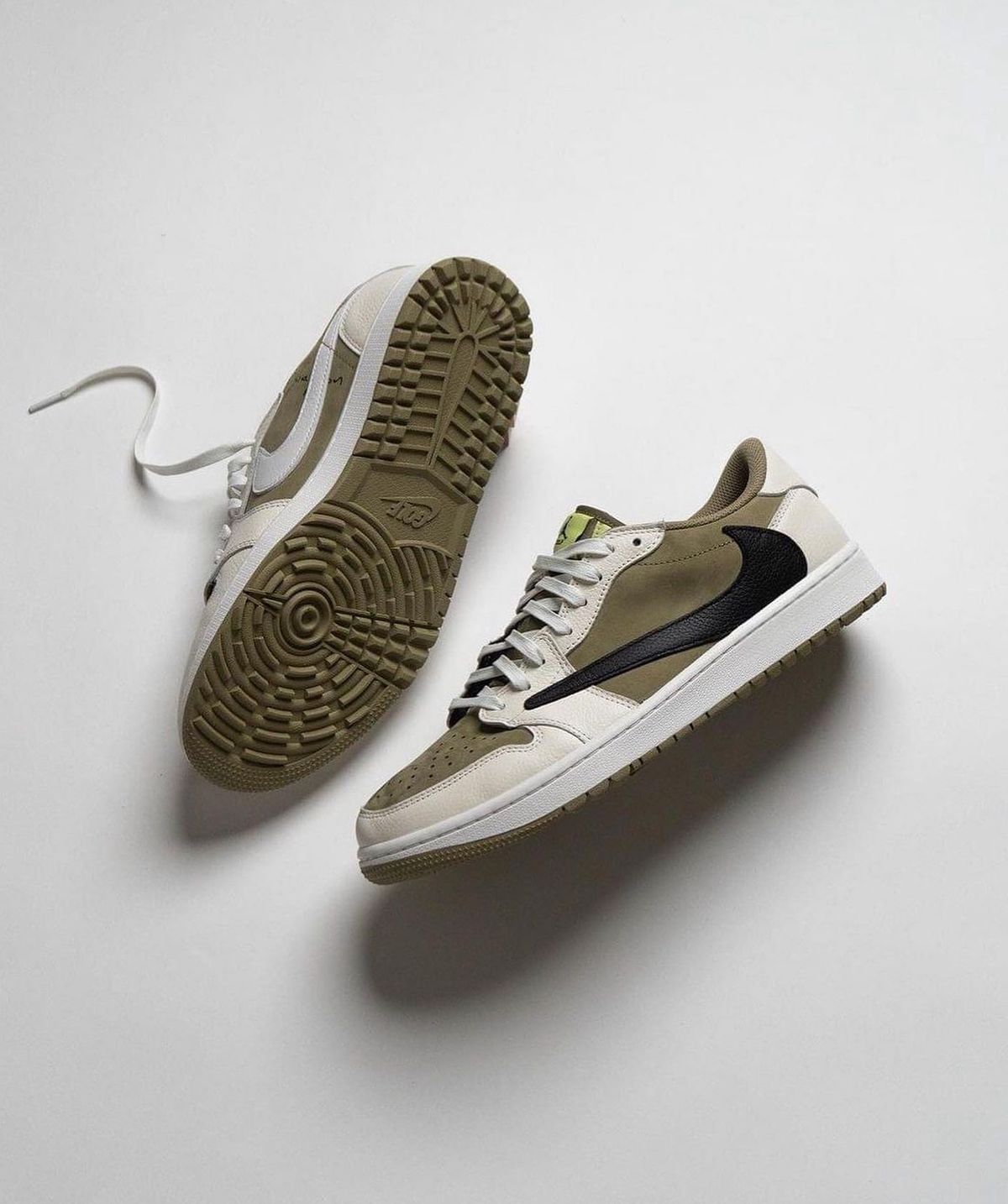 Nike Air Jordan 1 Low Travis Scott Golf Neutral Olive