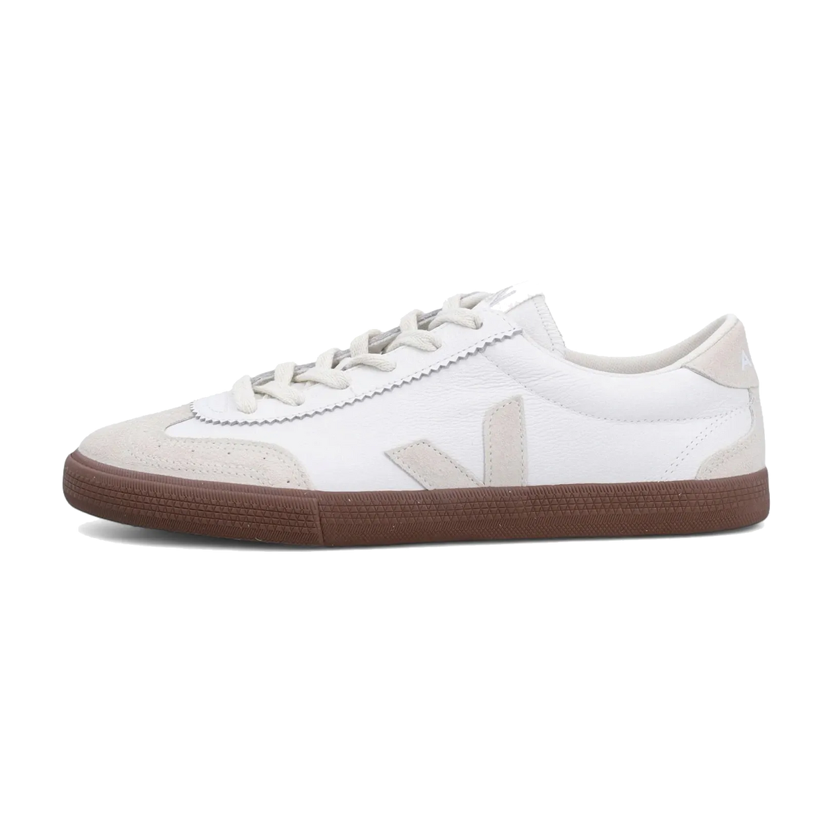 Veja Volley Leather White Natural Bark zijaanzicht, wit leer met beige suède details en bruine rubberzool