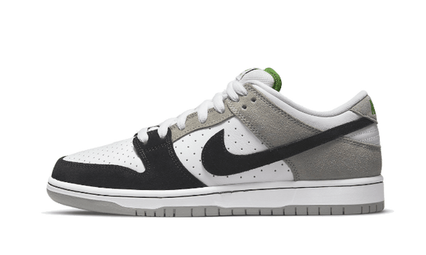 SB Dunk Low Chlorophyll - BQ6817-011